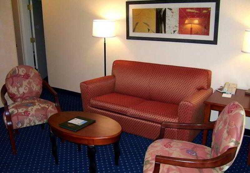 Courtyard By Marriott Oklahoma City Airport Exterior photo